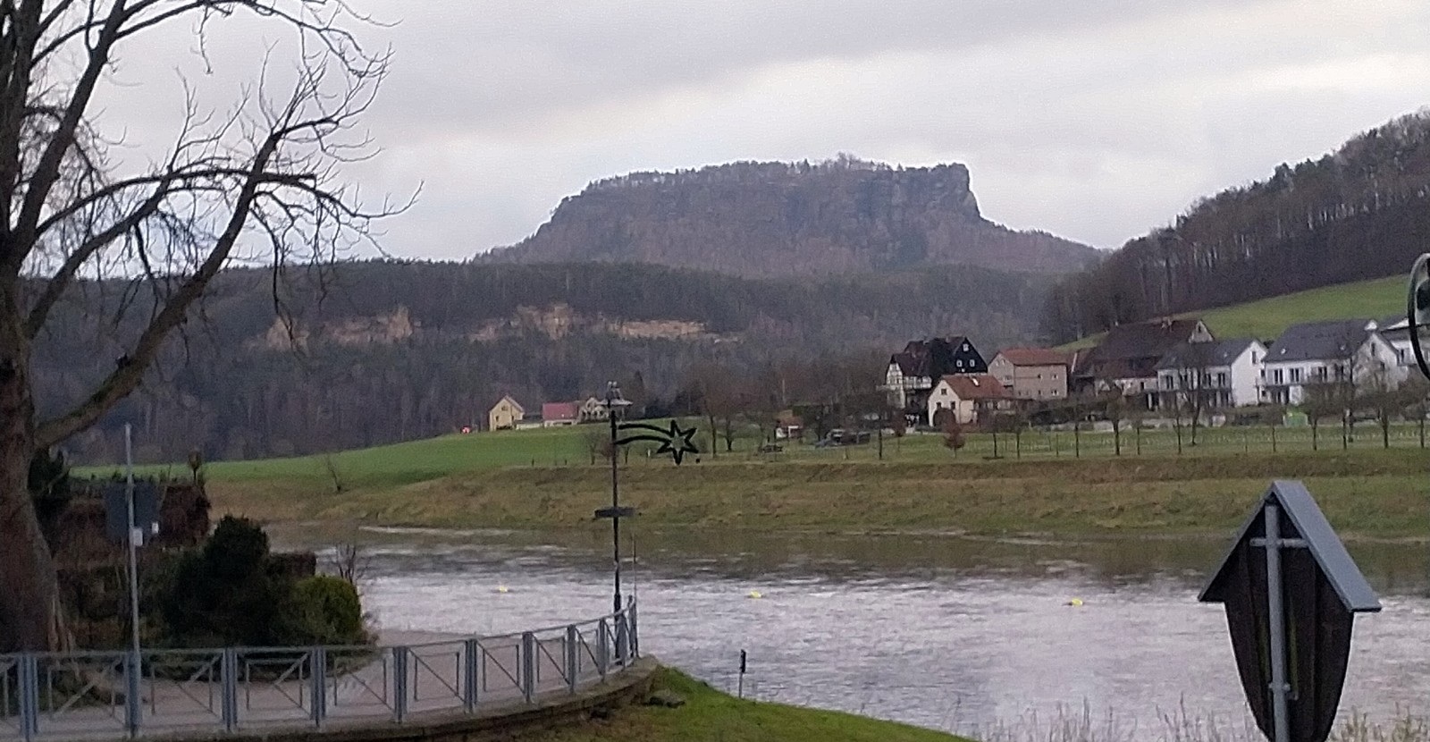 Blick zum Lilienstein Blick zum Lilienstein